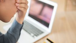 Circulă o nouă metodă de înșelătorie online! Mesajul prin care escrocii îi sperie pe utilizatori și le fură banii din conturi Circulă o nouă metodă de înșelătorie online! Mesajul prin care escrocii îi sperie pe utilizatori și le fură banii din conturi